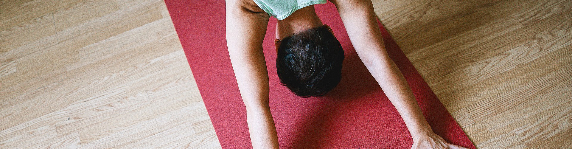 Pratiquer le yoga c’est se donner un temps pour soi, pour se recentrer, se ressourcer et préserver son capital santé.